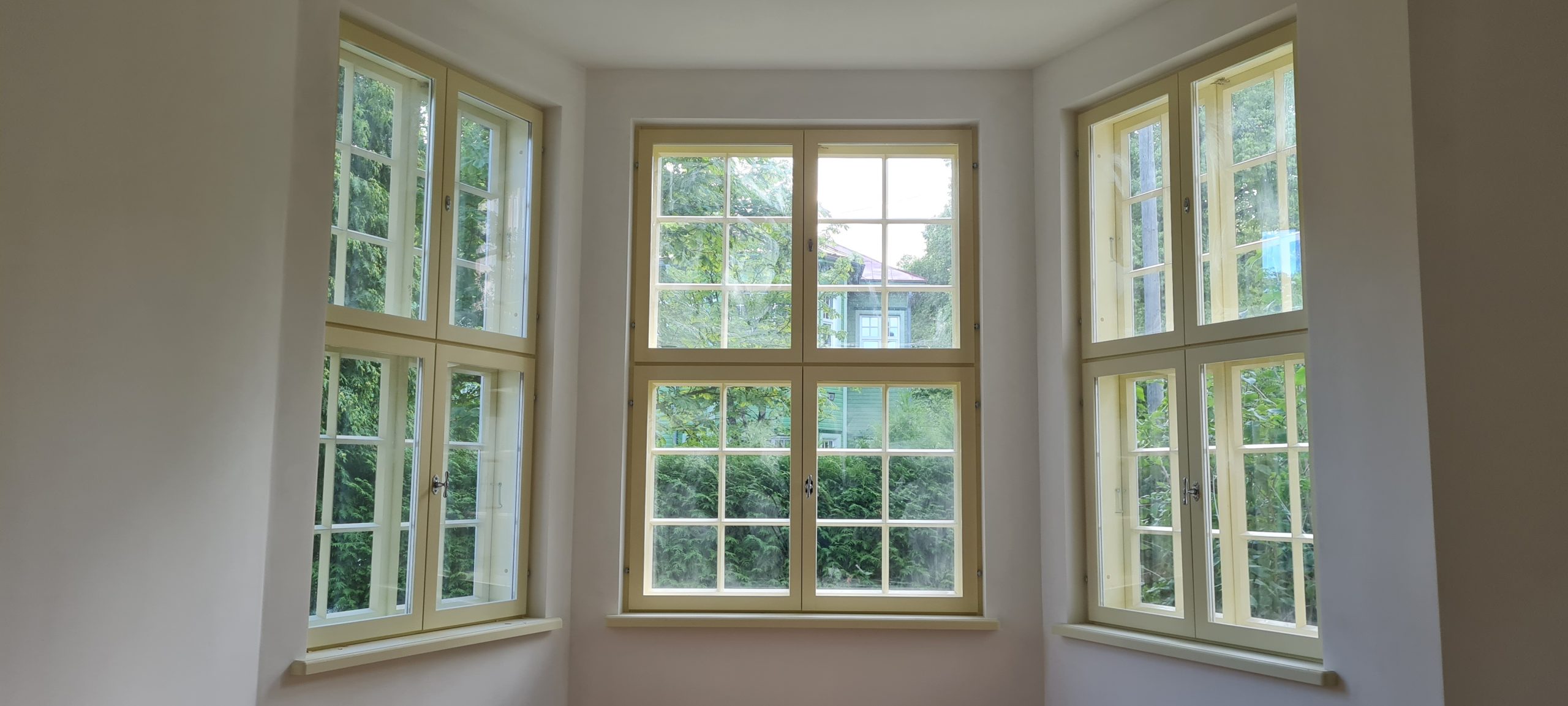 Puitaknad ja aknaluugid — H&P Trepp